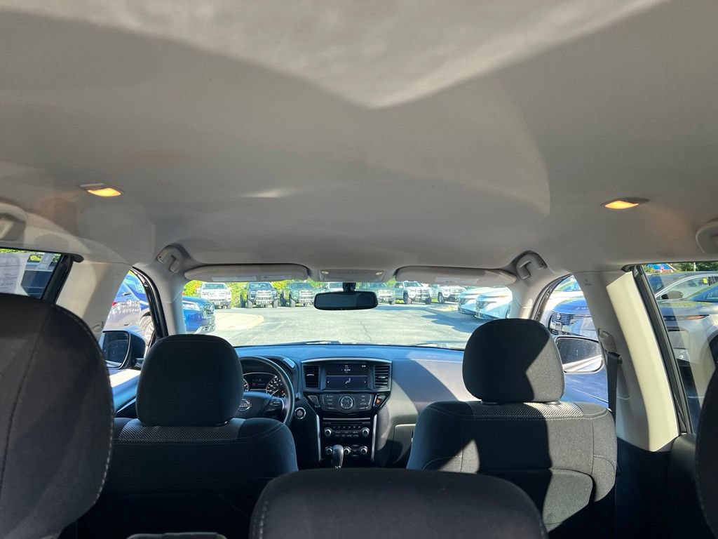 Used 2019 Nissan Pathfinder SV AWD/4WD image 17