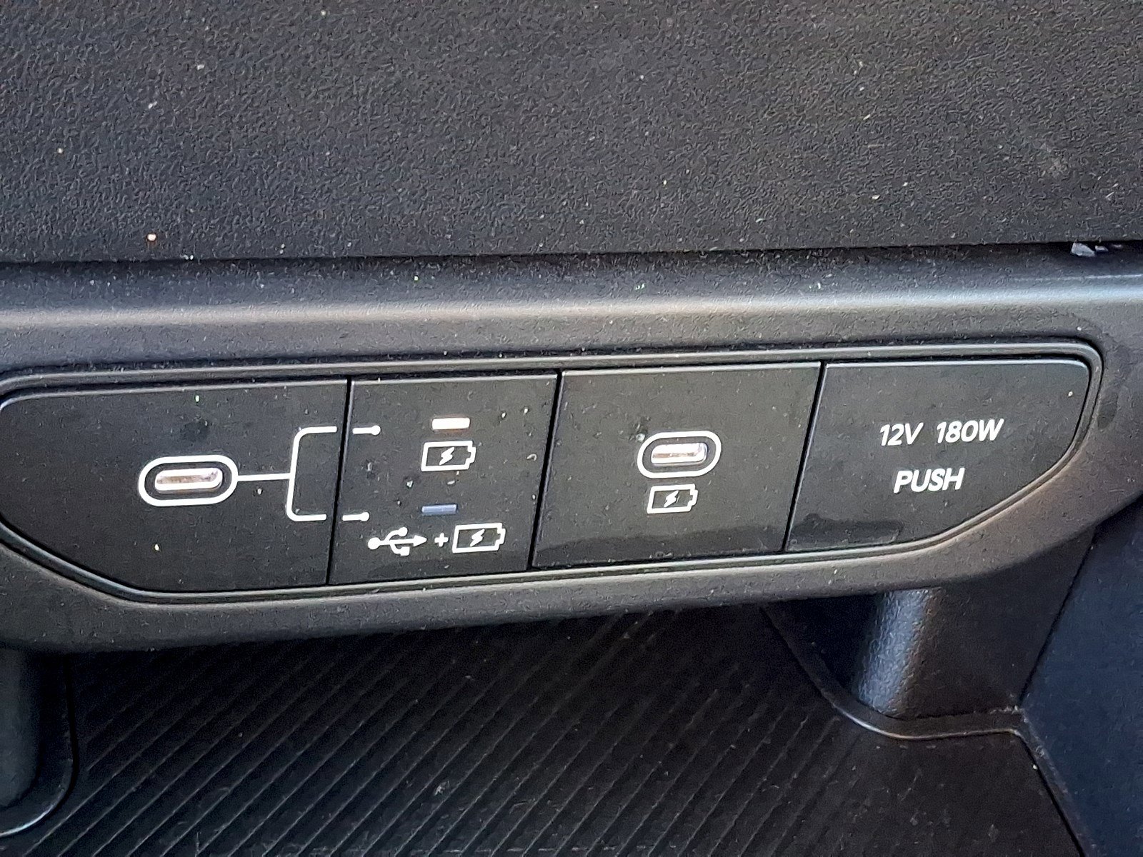 Used 2025 Kia K4 LXS image 22