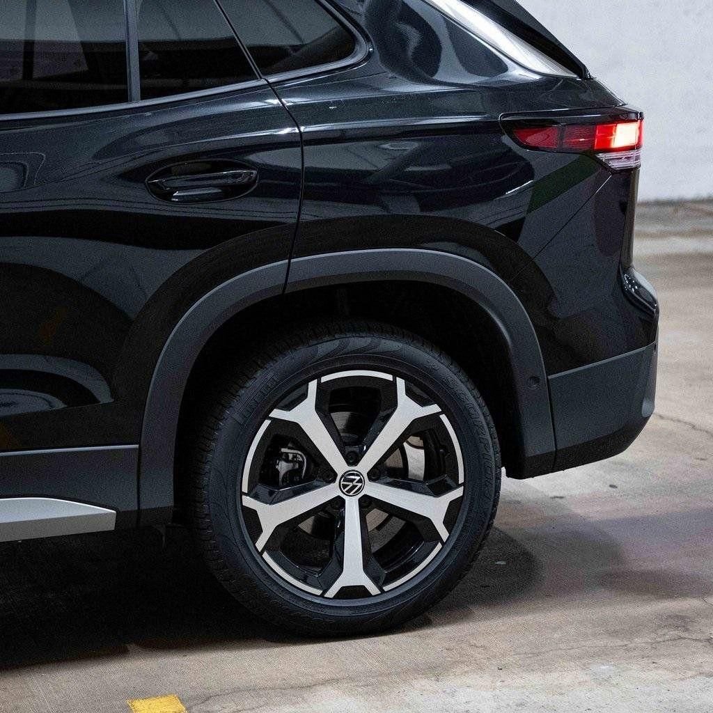 New 2026 Volkswagen Tiguan SE AWD/4WD image 4