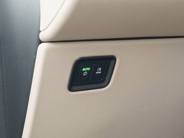 Certified 2025 Porsche Macan 4 Electric image 30