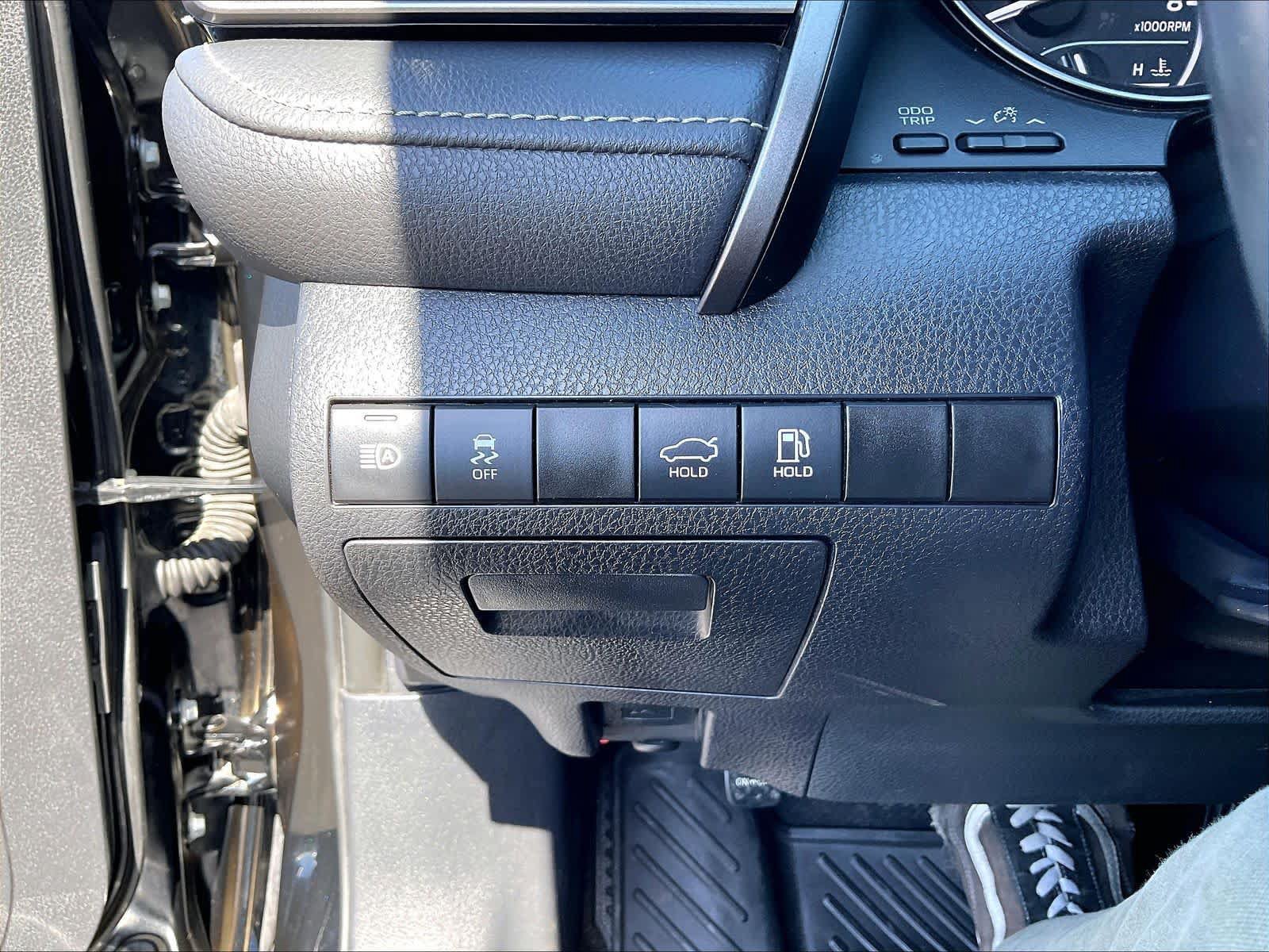 Used 2024 Toyota Camry SE FWD image 39
