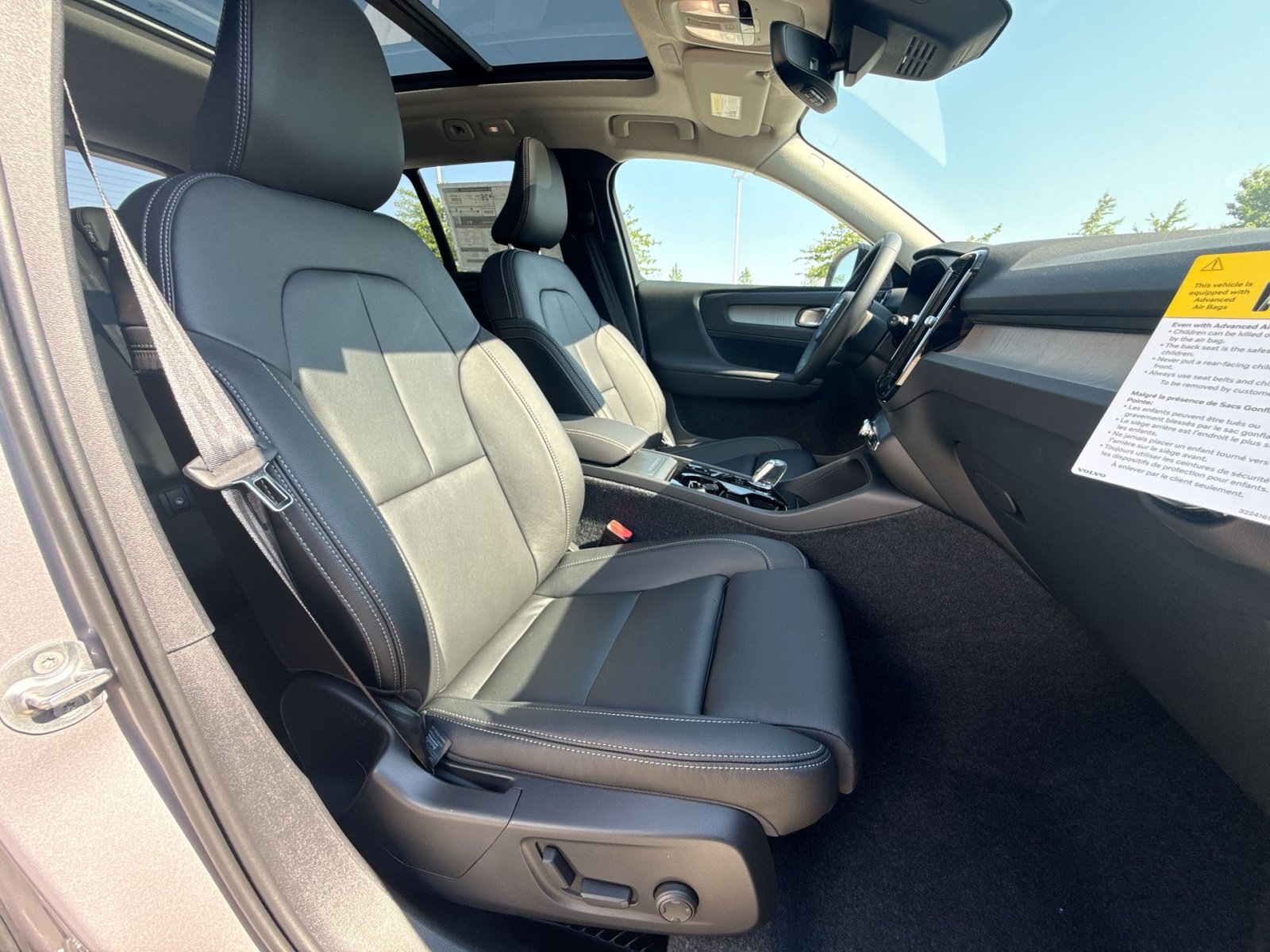 New 2026 Volvo XC40 B5 Ultra w/ Protection Package Premier AWD/4WD image 28