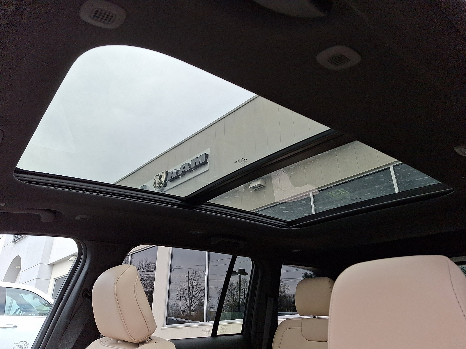 New 2026 Jeep Grand Cherokee Limited image 10