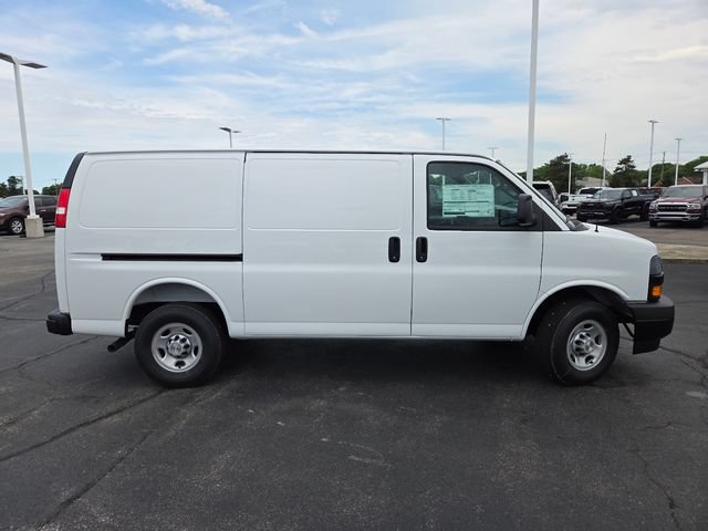 New 2026 Chevrolet Express 2500 w/ Driver Convenience Package RWD image 17