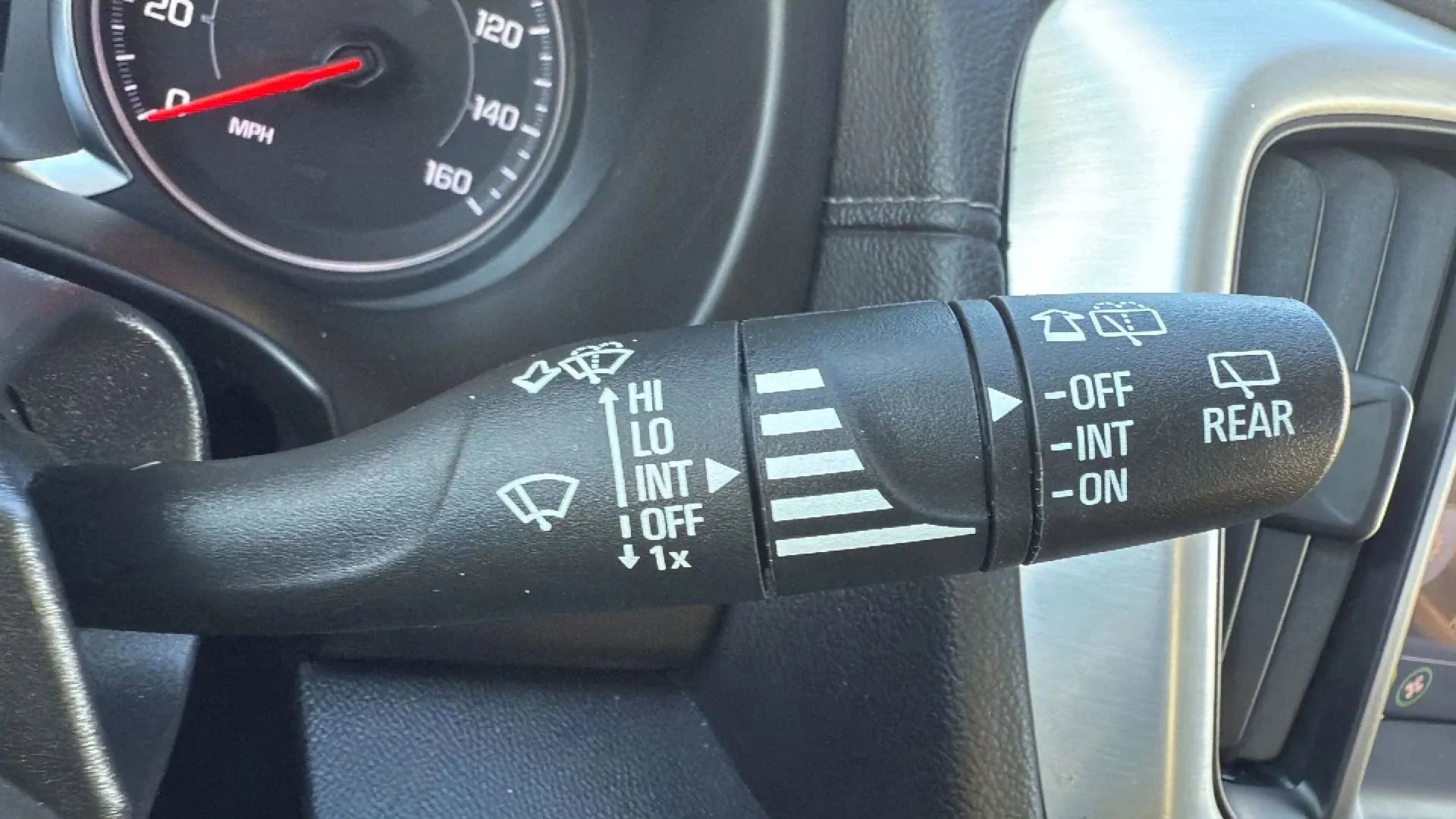 Used 2024 GMC Terrain SLT image 13