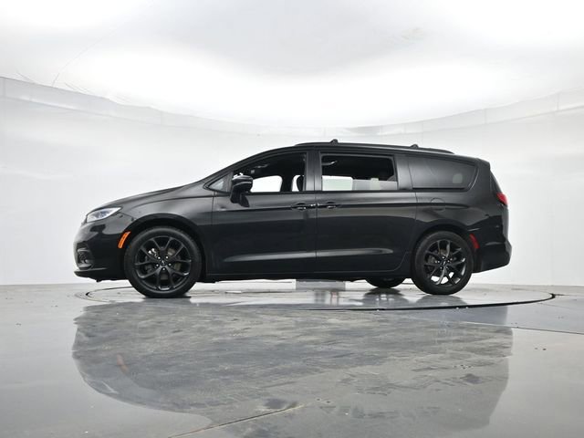 Used 2021 Chrysler Pacifica Touring w/ S Appearance Package FWD image 37