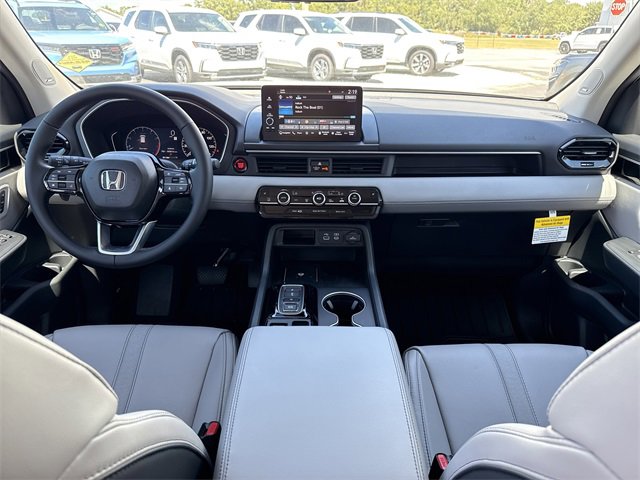 New 2025 Honda Pilot Touring image 16