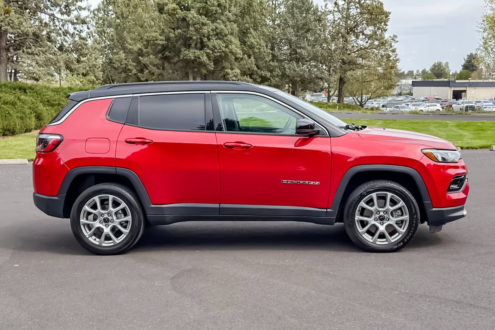 Used 2025 Jeep Compass Limited AWD/4WD video 3