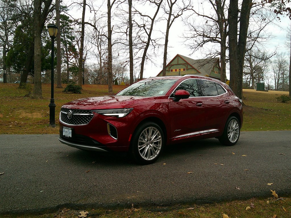 Used 2023 Buick Envision Avenir image 1