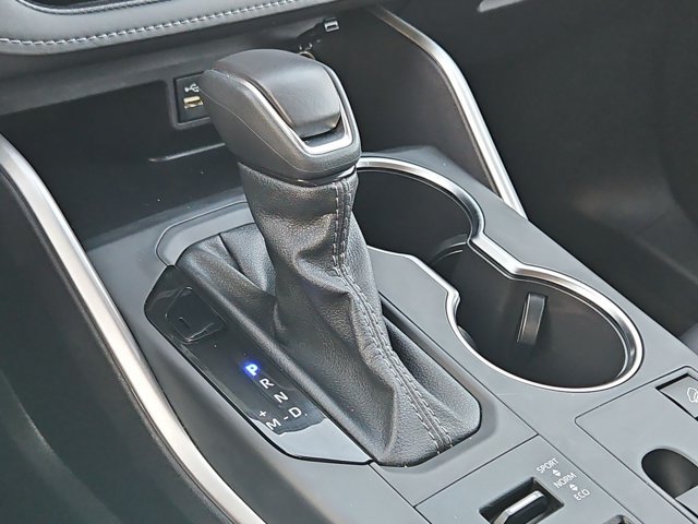 Used 2022 Toyota Highlander L FWD image 17