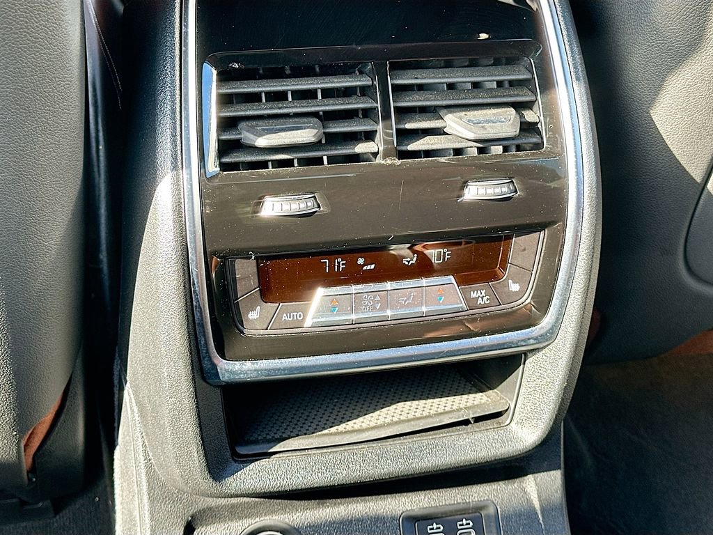 Used 2020 BMW X7 xDrive40i w/ M Sport Package image 27