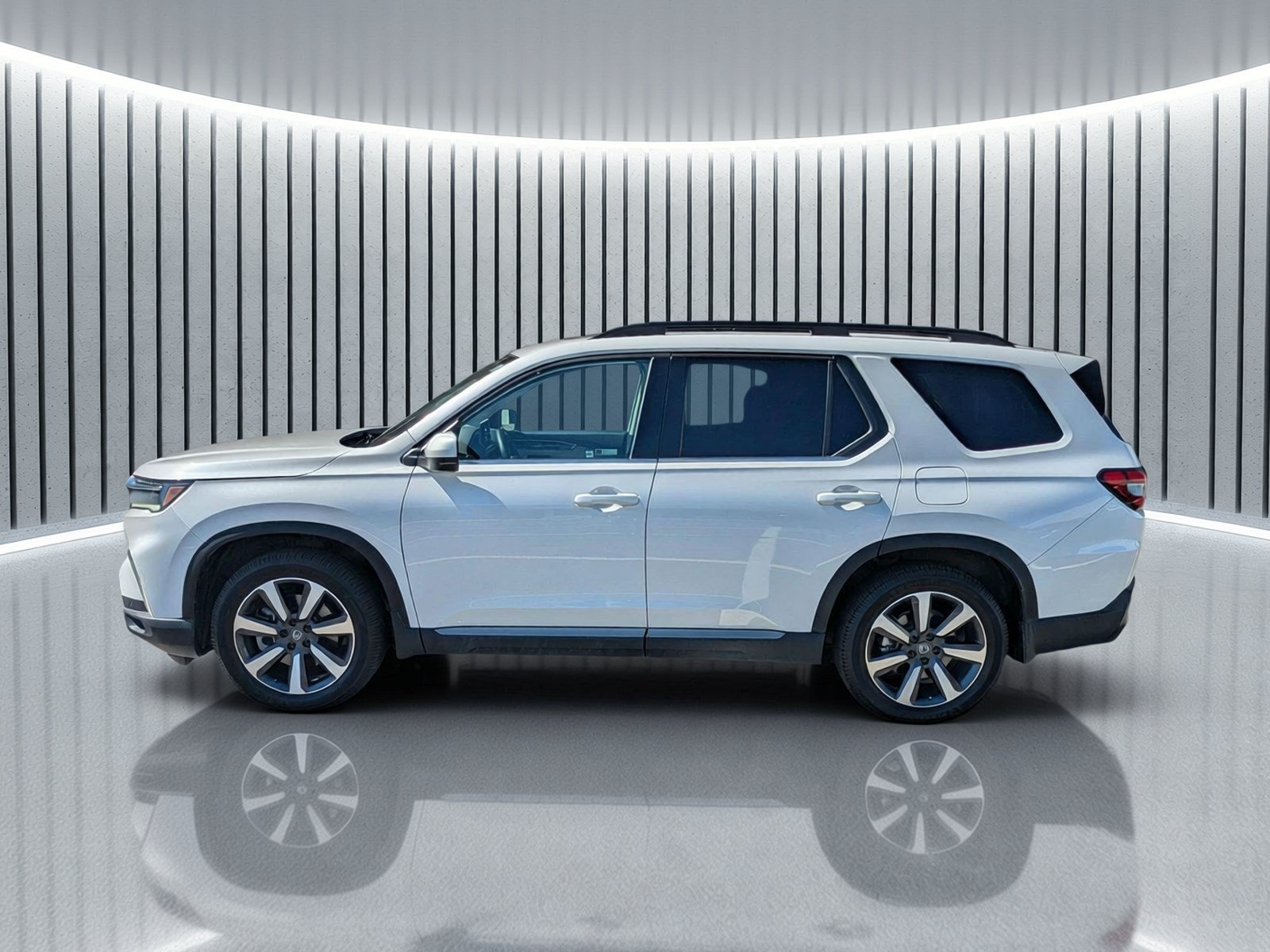 Certified 2023 Honda Pilot Touring image 9