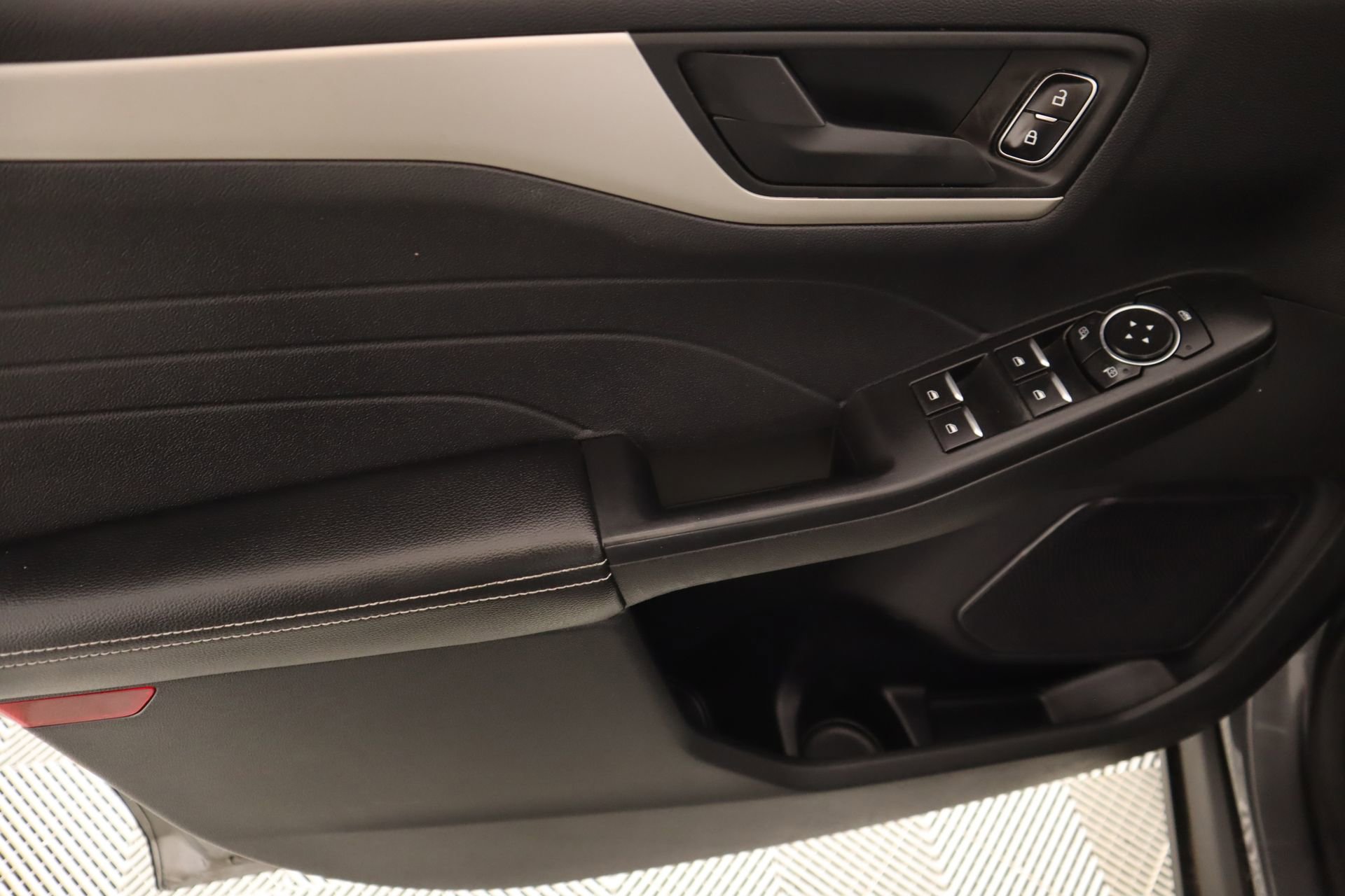 Used 2022 Ford Escape SE w/ Convenience Package image 14