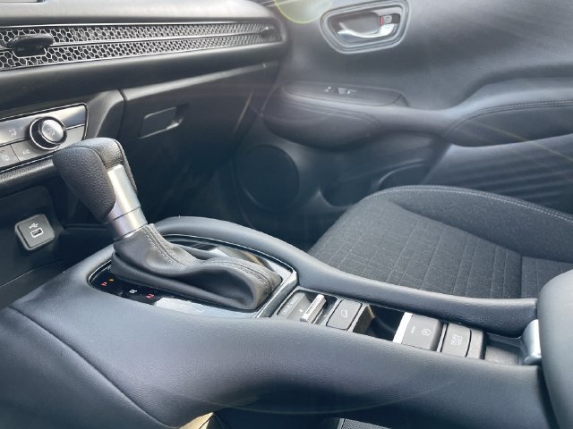 Certified 2025 Honda HR-V LX image 19
