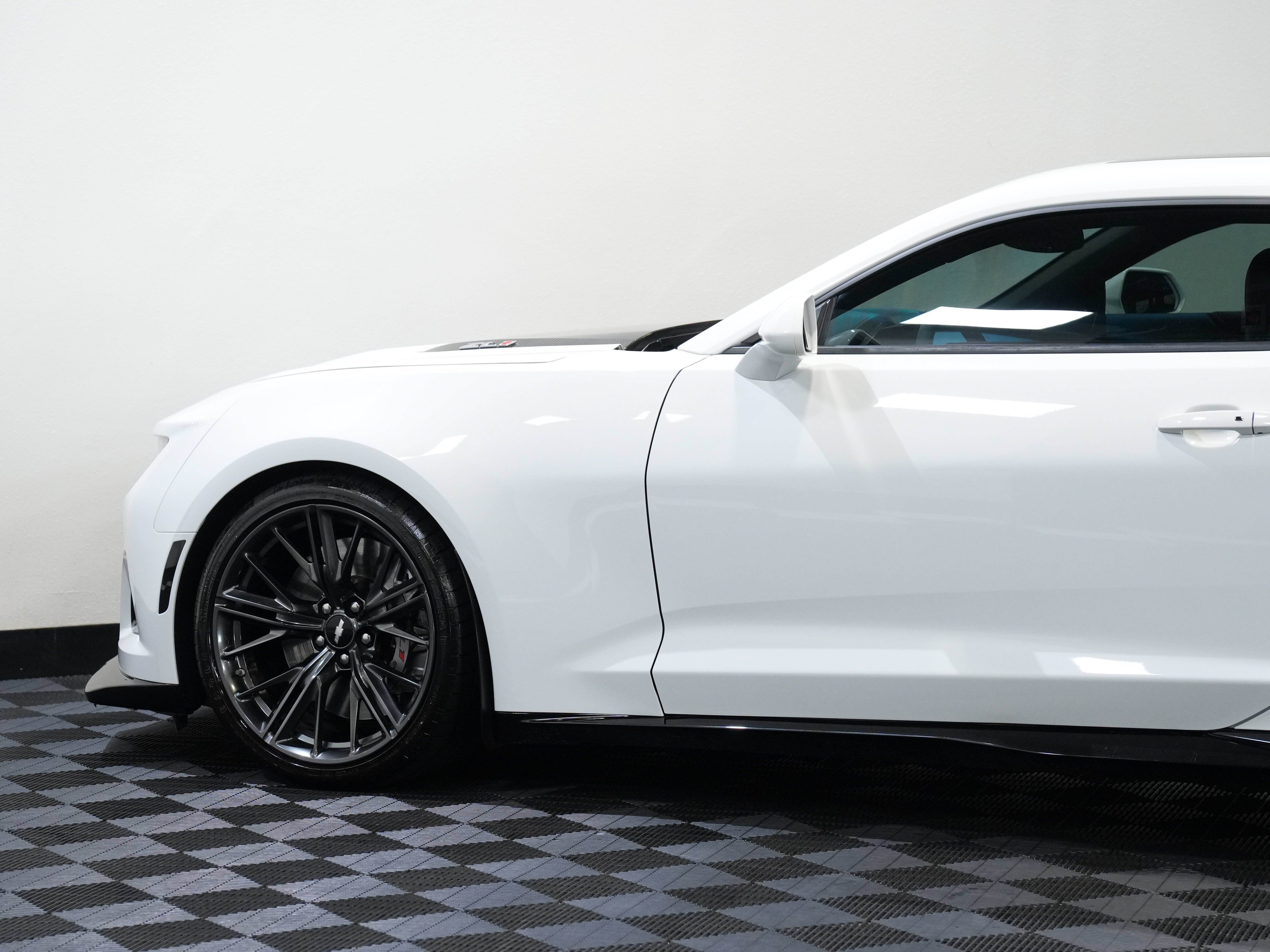 Used 2018 Chevrolet Camaro ZL1 RWD image 21