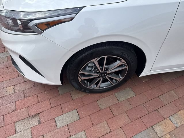 Used 2023 Kia Forte LXS FWD image 2