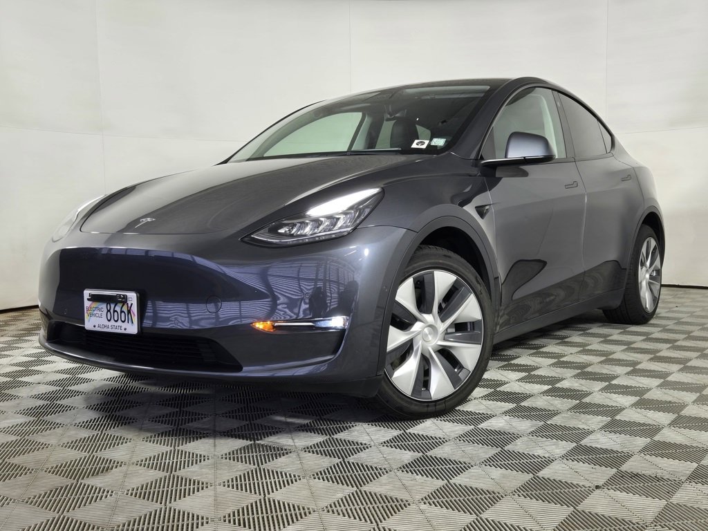 Used 2022 Tesla Model Y Long Range image 8