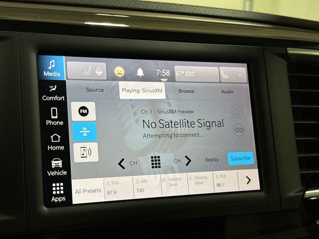 Used 2022 Chrysler Voyager LX image 14