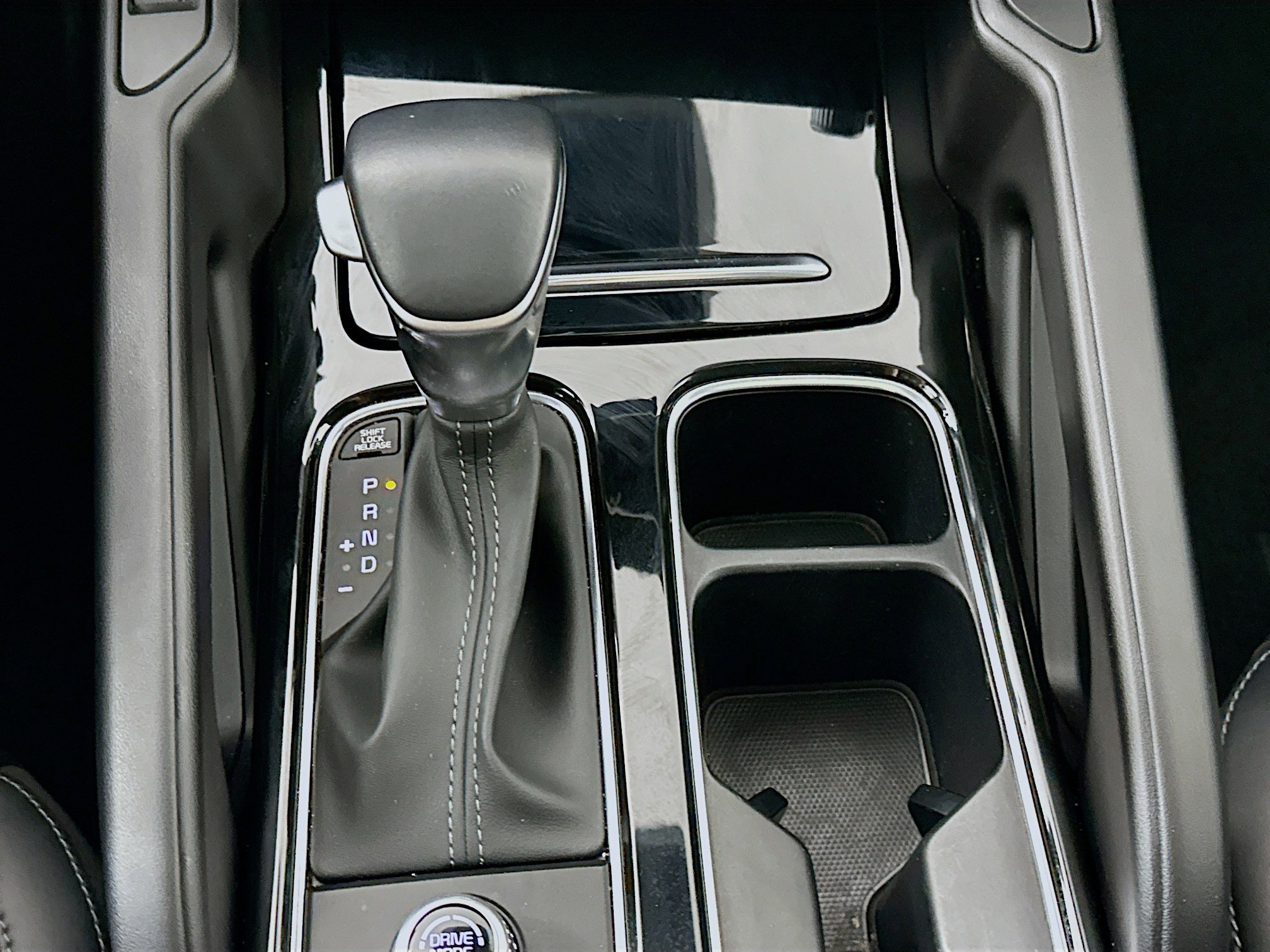Used 2025 Kia Telluride S FWD image 25