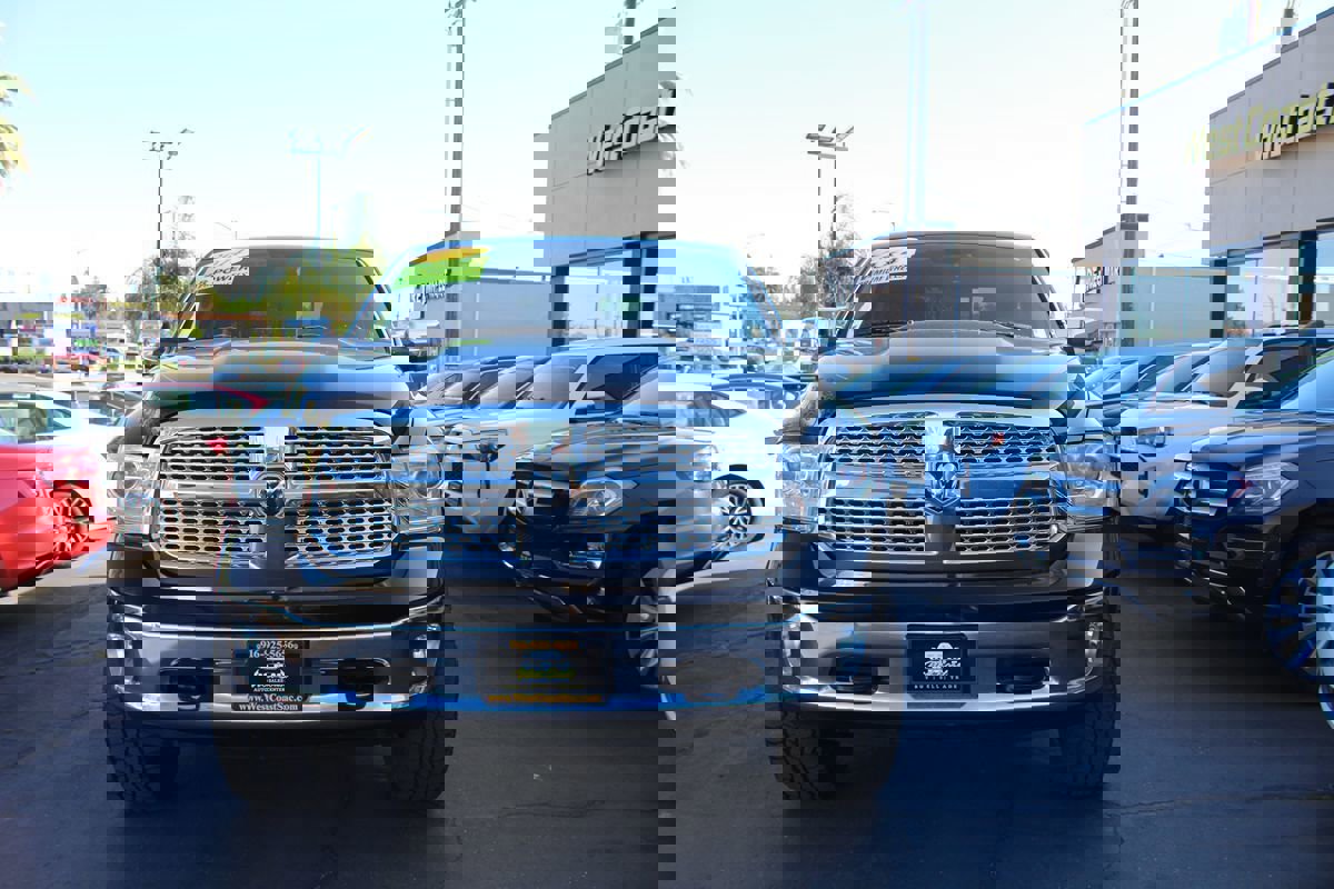 Used 2014 RAM 1500 Laramie w/ Convenience Group image 3