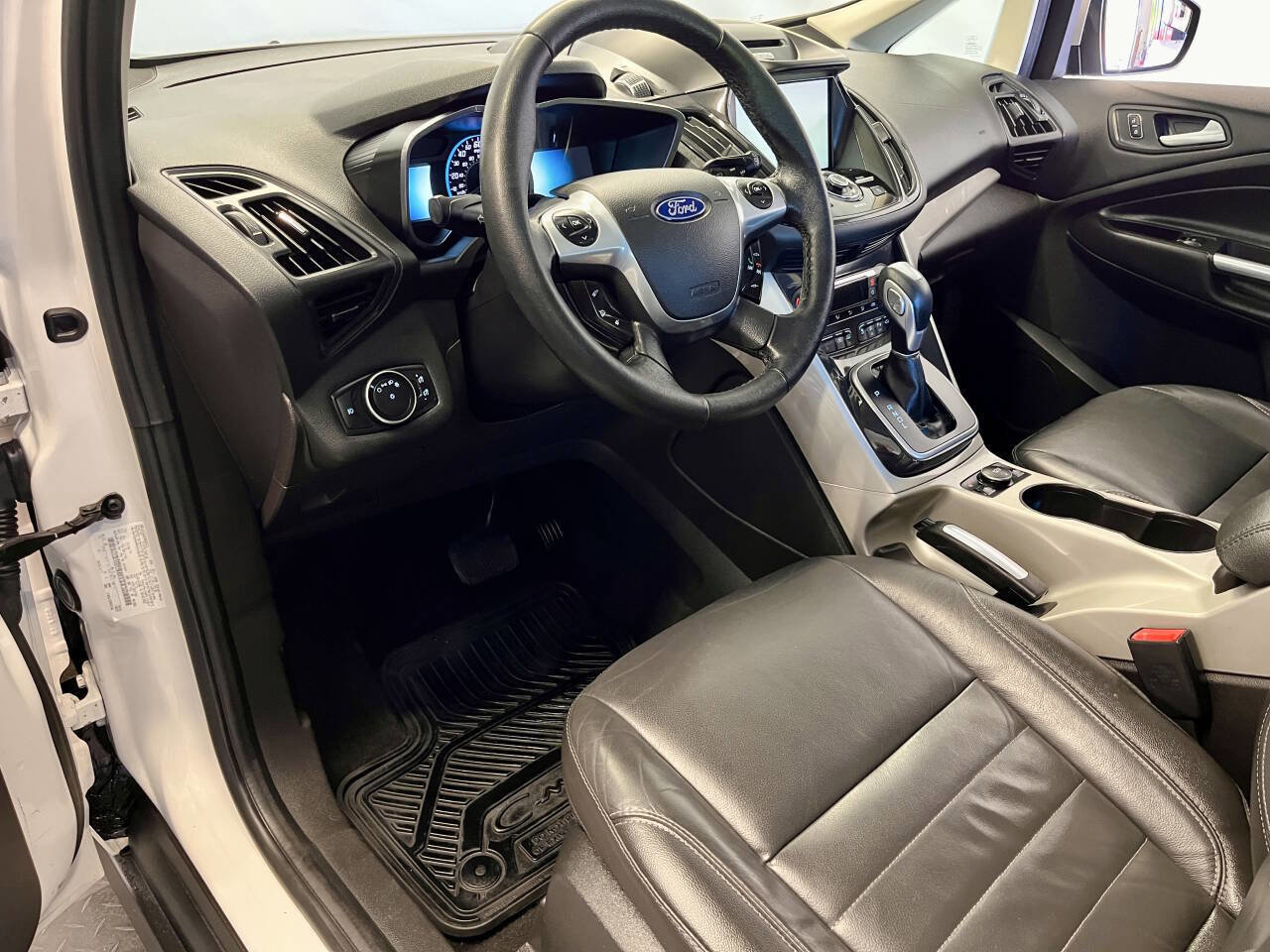 Used 2015 Ford C-MAX Energi SEL w/ Equipment Group 303A FWD image 12
