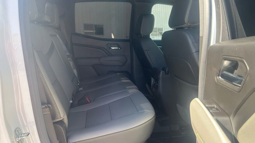 Used 2025 Chevrolet Colorado ZR2 w/ Technology Package image 35