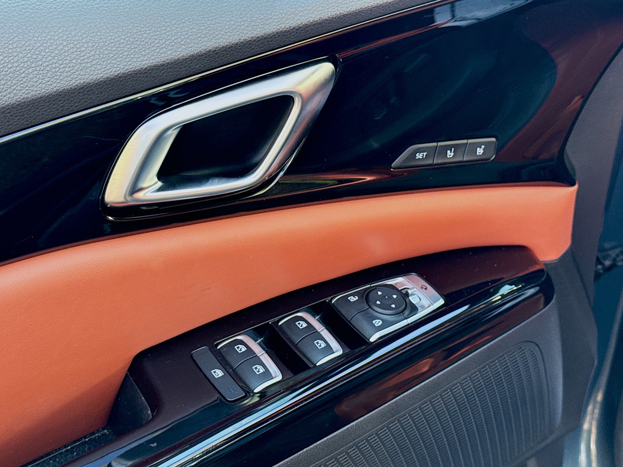 Used 2022 Kia Carnival SX FWD image 25