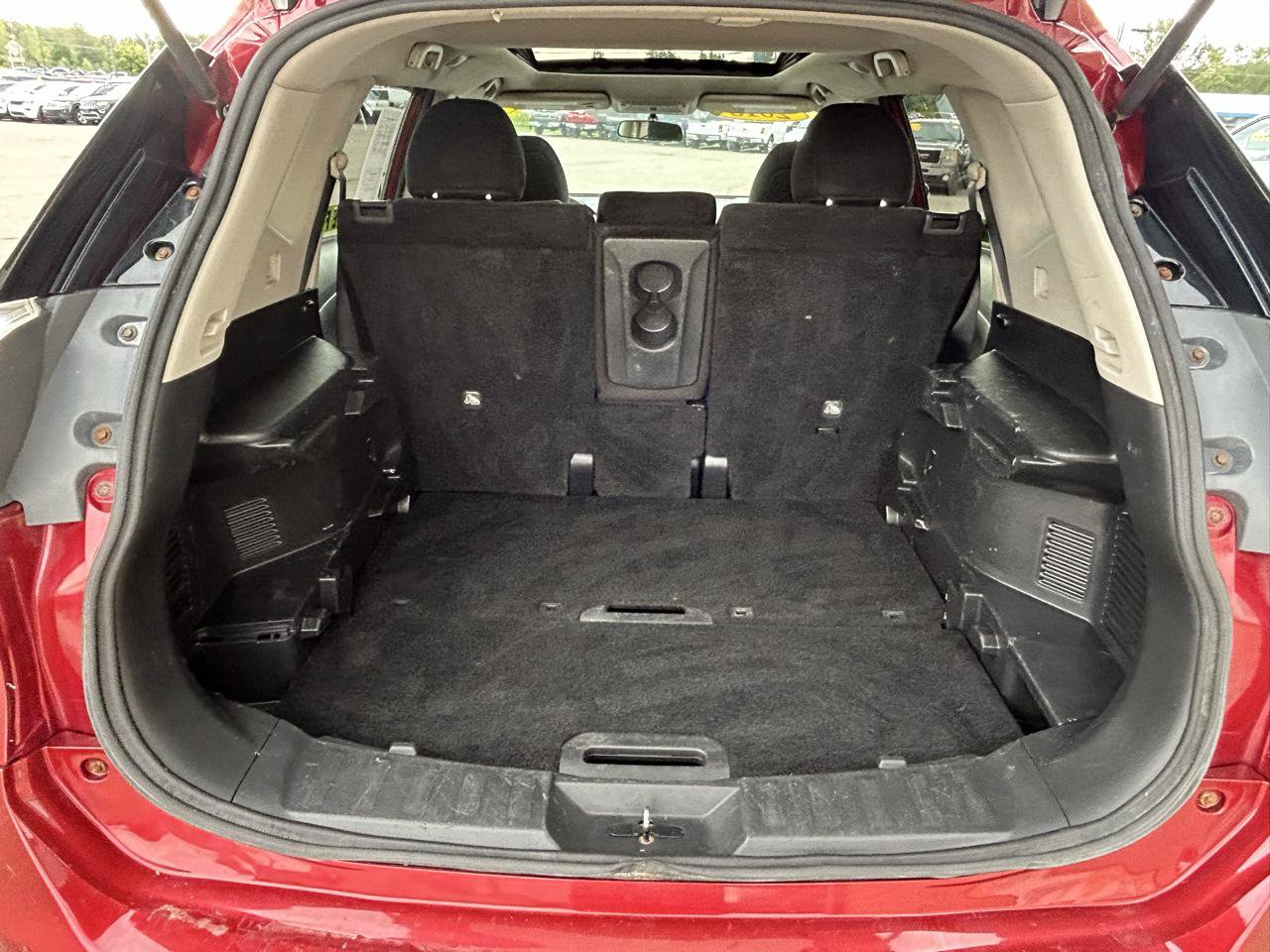 Used 2016 Nissan Rogue SV AWD/4WD image 17