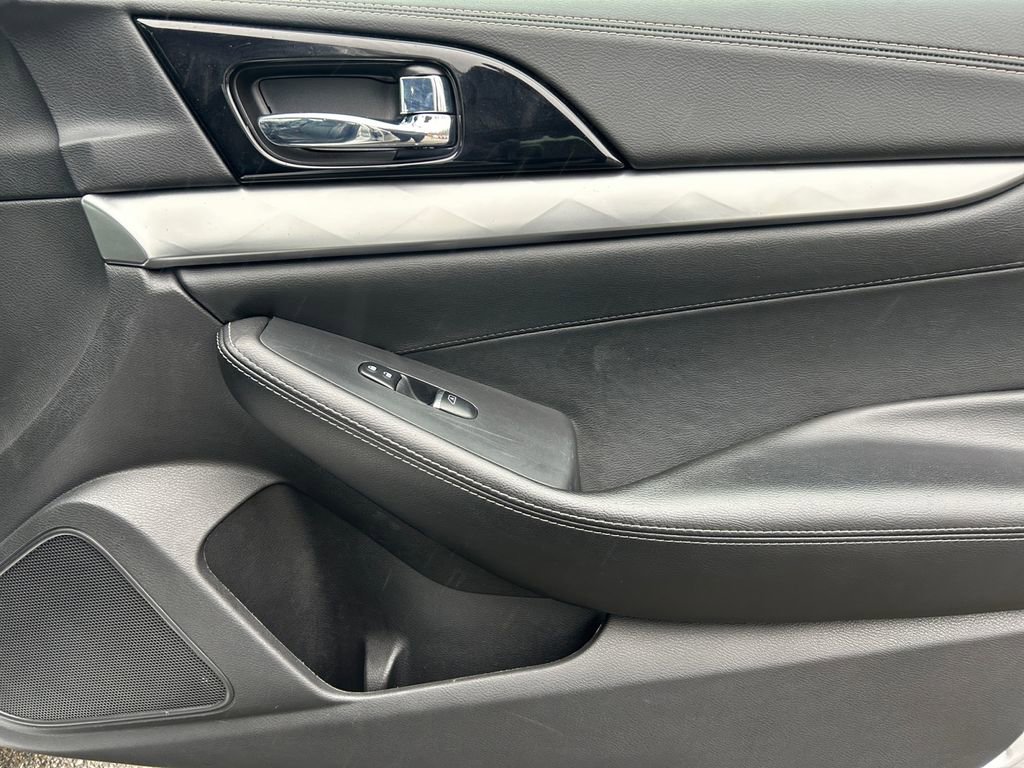 Used 2022 Nissan Maxima SV w/ Floor Mat Group image 25