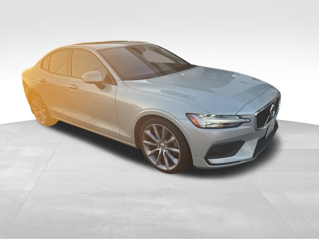 Used 2019 Volvo S60 T5 Momentum w/ Multimedia Package image 7