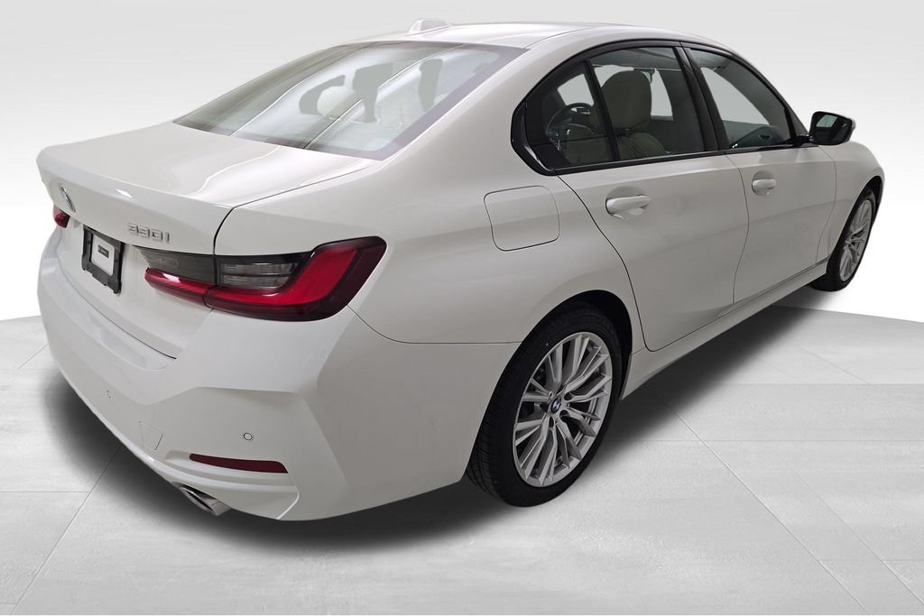 Certified 2023 BMW 330i xDrive Sedan w/ Driving Assistance Package AWD/4WD image 9