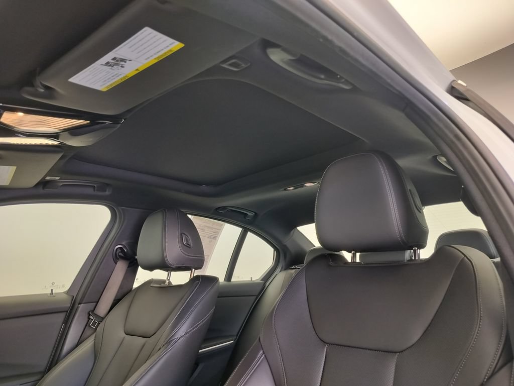 Certified 2025 BMW 330i Sedan RWD image 10