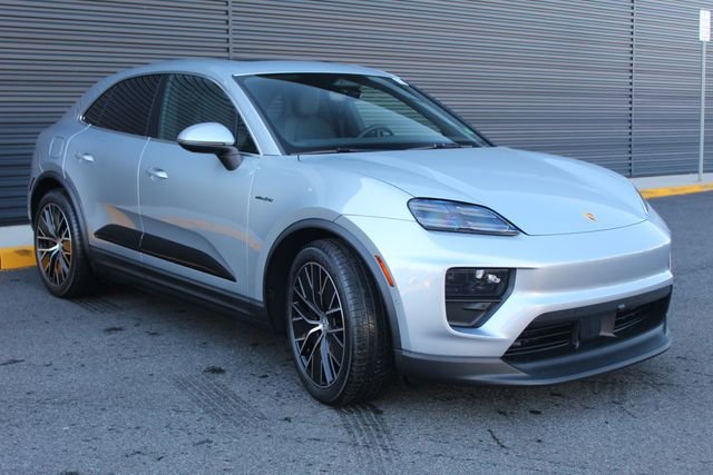 New 2025 Porsche Macan 4S Electric image 10