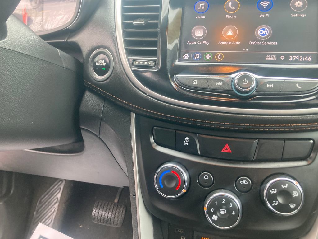 Used 2020 Chevrolet Trax LT w/ LT Convenience Package image 21