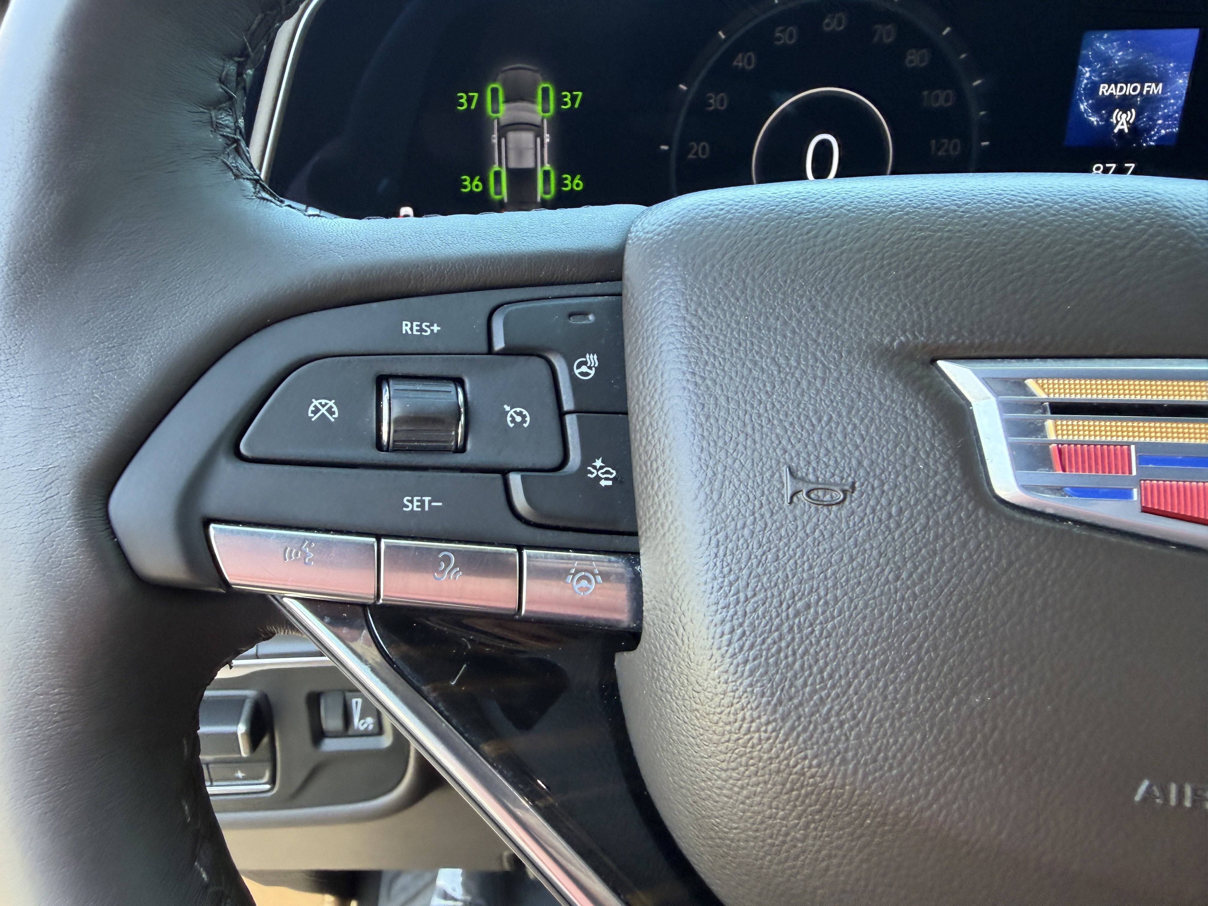 Used 2024 Cadillac Escalade ESV Sport w/ Touring Package AWD/4WD image 33