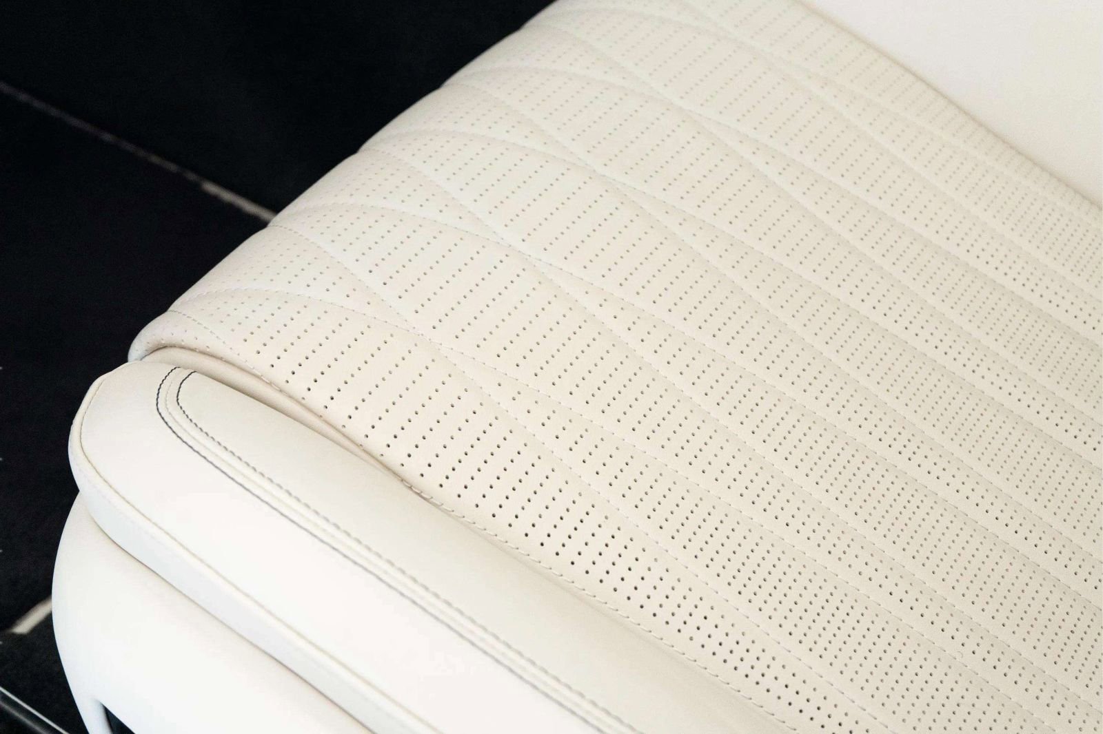 Used 2023 Bentley Flying Spur Azure AWD/4WD image 20