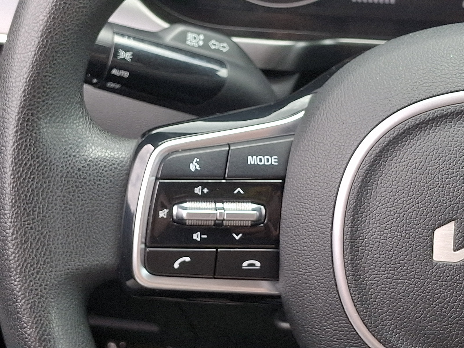 Used 2022 Kia Sorento LX AWD/4WD image 21