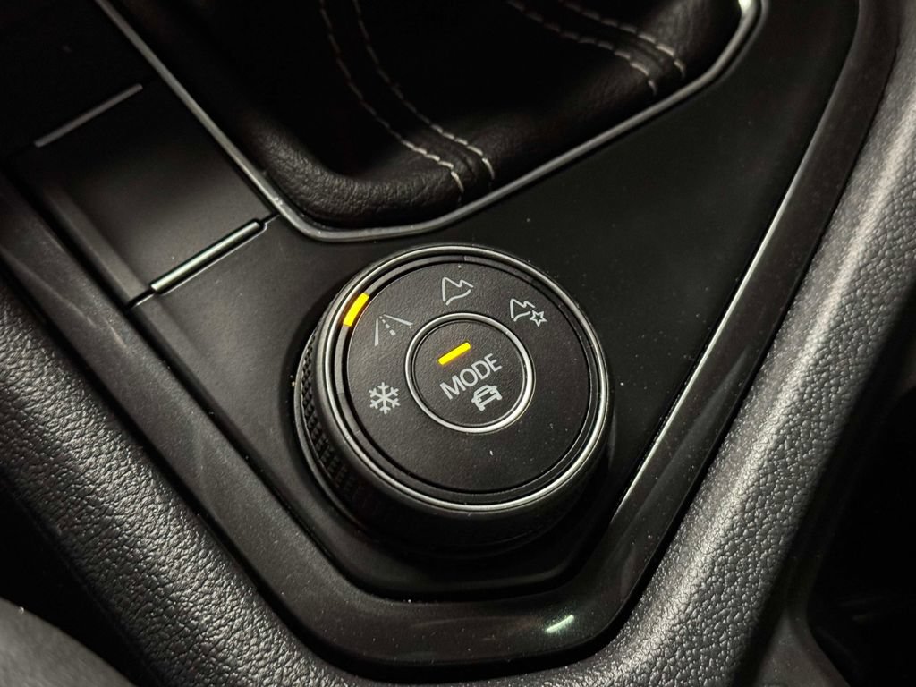 Used 2022 Volkswagen Tiguan SE AWD/4WD image 11