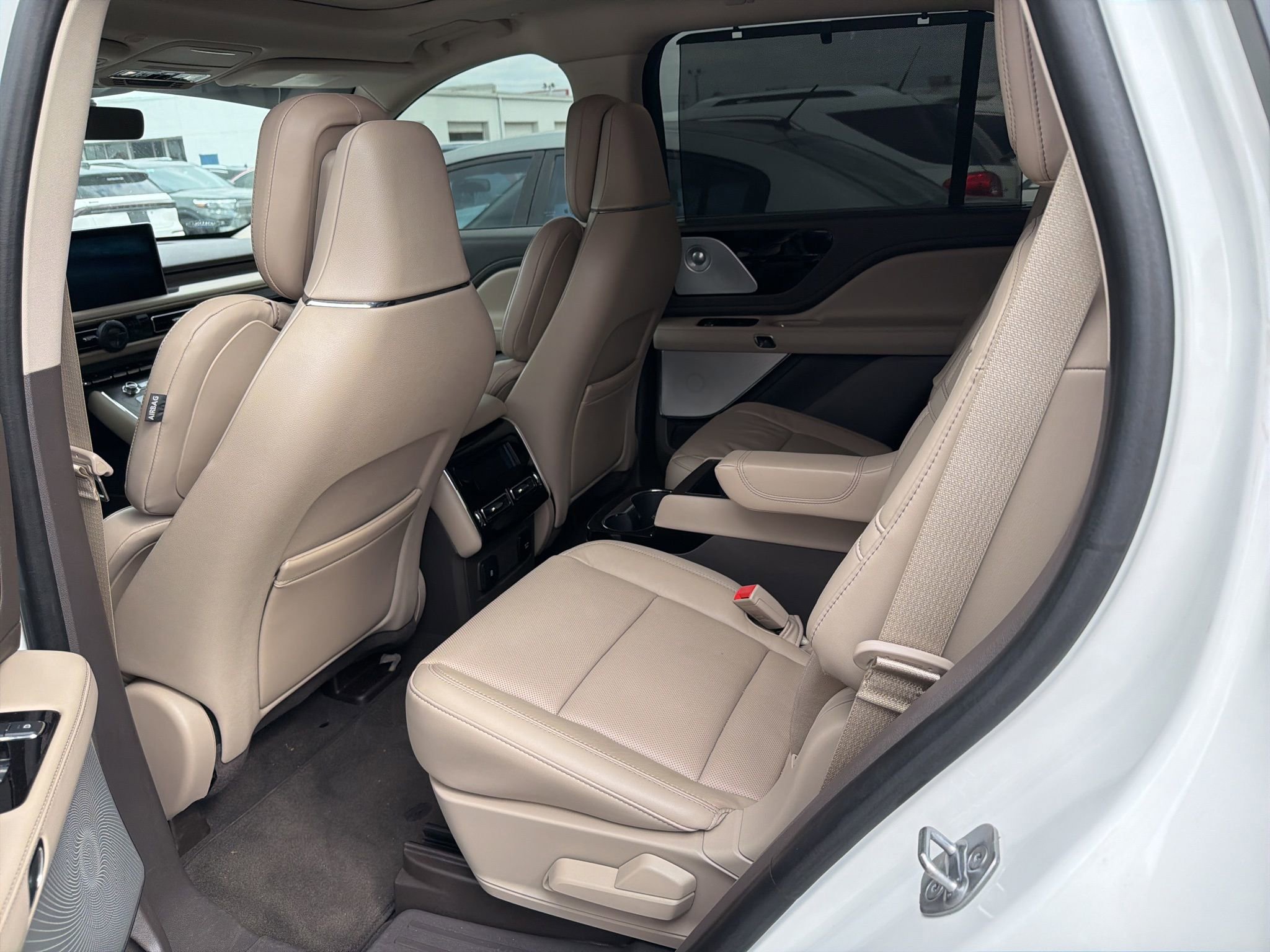 Used 2023 Lincoln Aviator Reserve w/ Equipment Group 201A image 11
