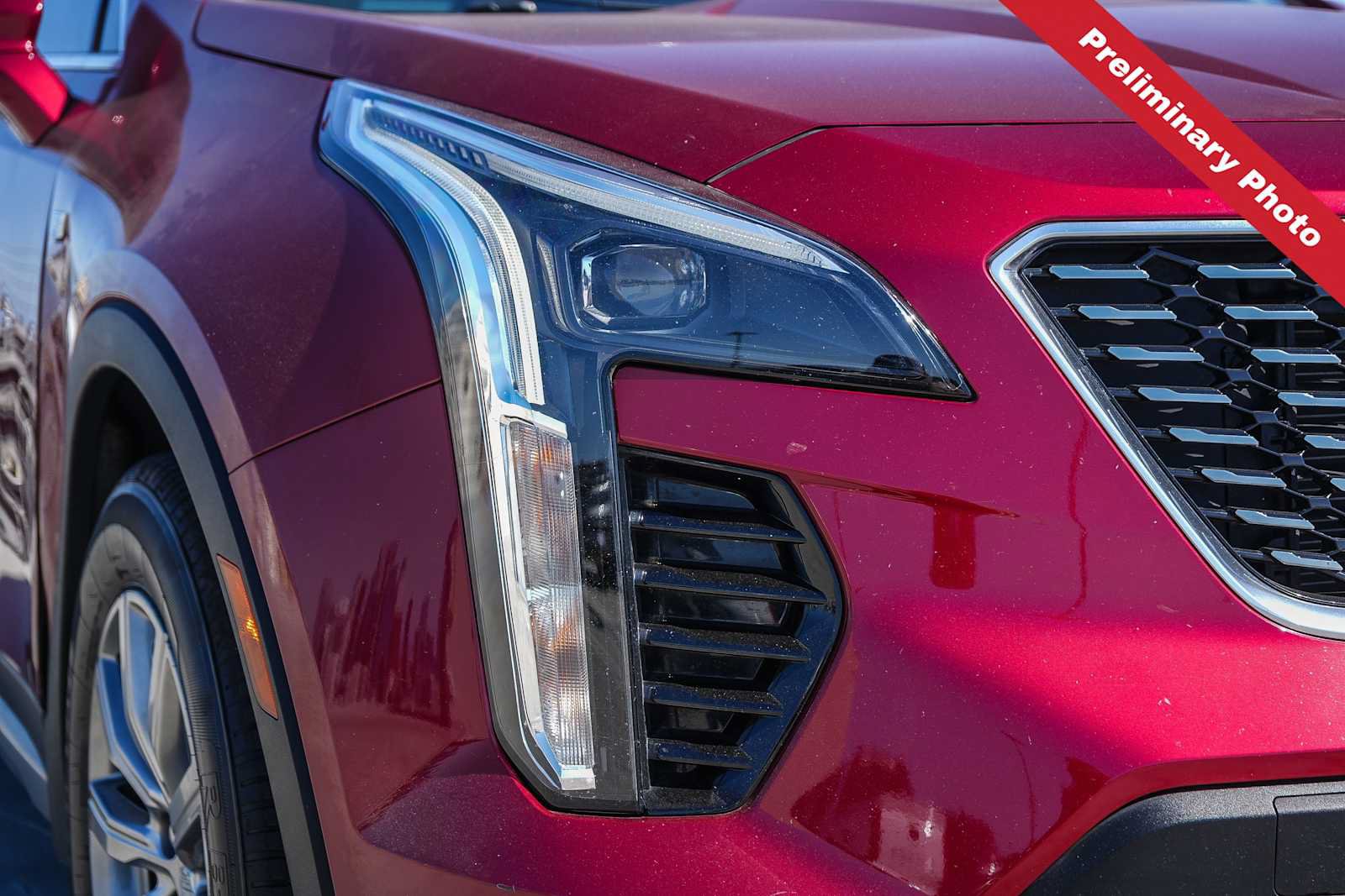 Used 2020 Cadillac XT4 Premium Luxury FWD image 3