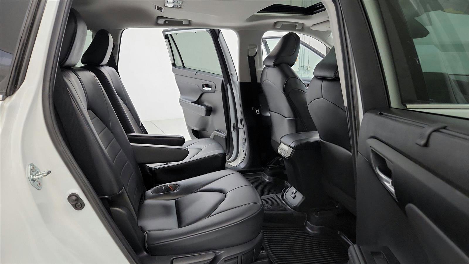 Certified 2023 Toyota Highlander XLE image 18