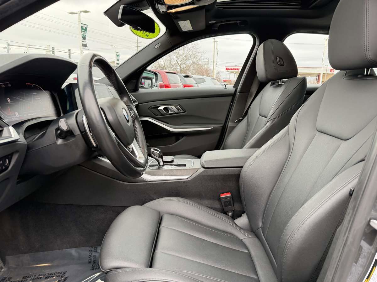 Used 2019 BMW 330i xDrive Sedan w/ Premium Package AWD/4WD image 24