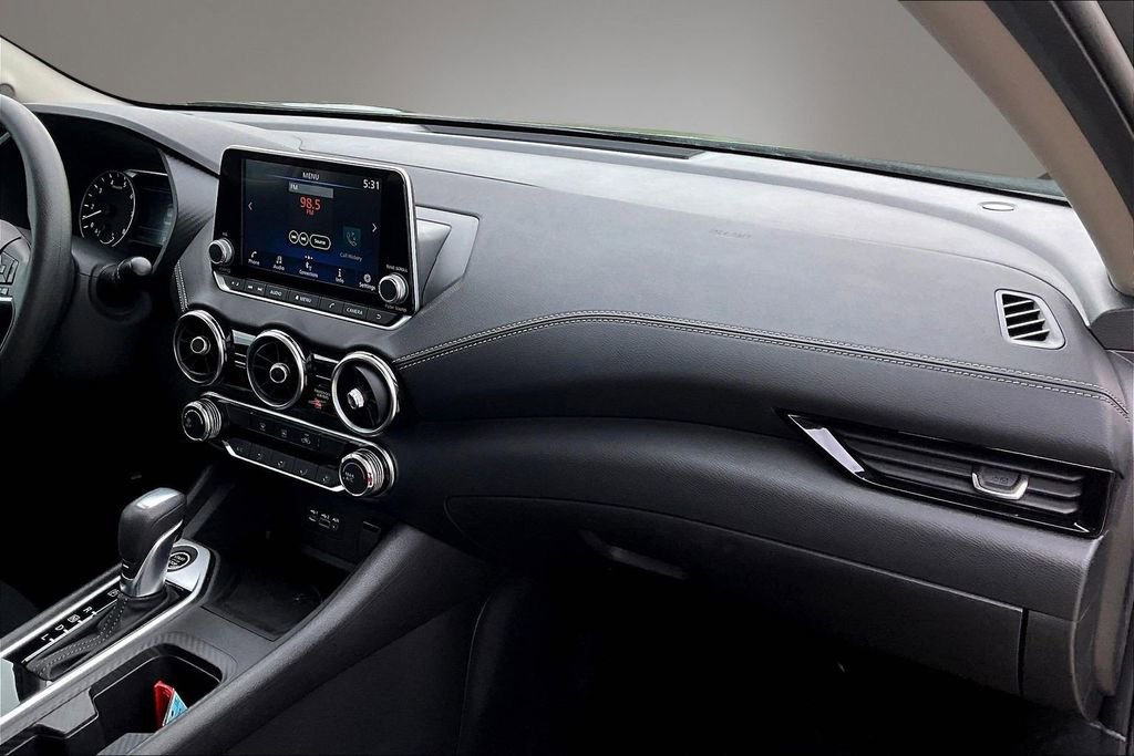 Certified 2023 Nissan Sentra SV FWD image 26