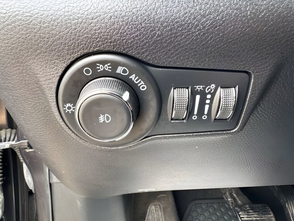 Used 2022 Jeep Compass Latitude w/ Convenience Group image 21