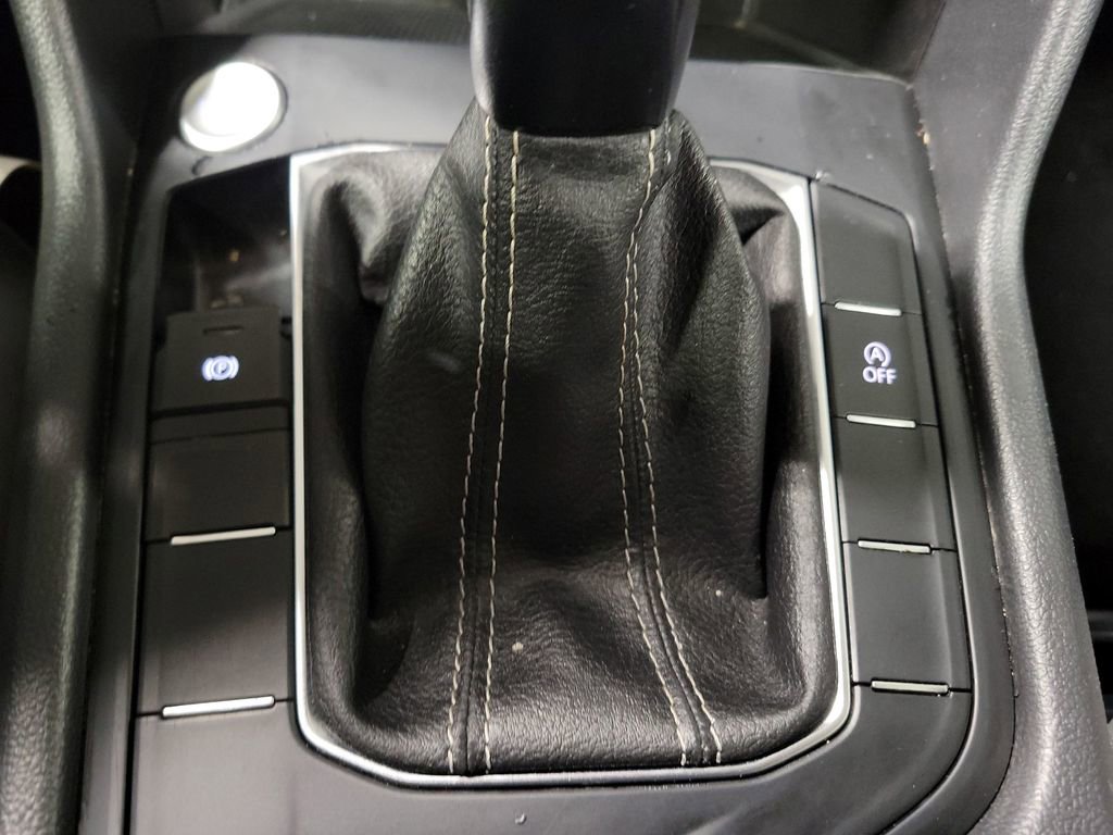 Used 2022 Volkswagen Taos S image 15