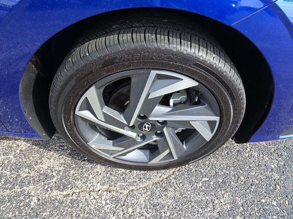 Used 2025 Hyundai Elantra SEL w/ Cargo Package image 10