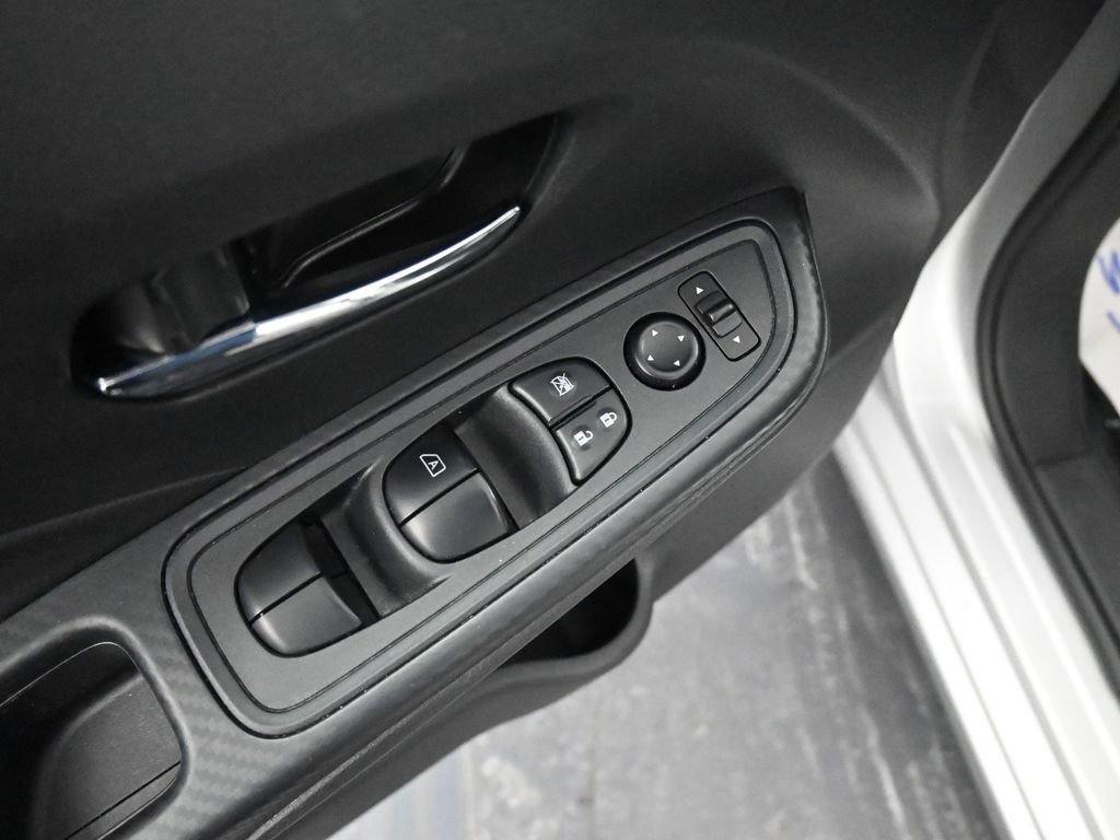 Used 2023 Nissan Versa SV image 26