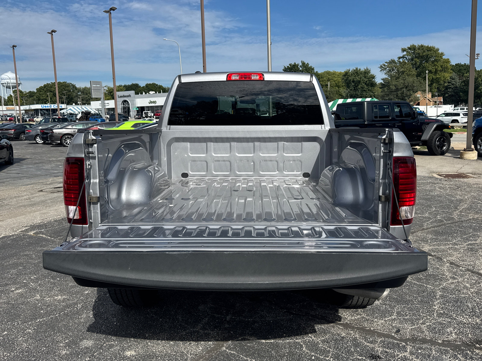 Used 2022 RAM 1500 Warlock AWD/4WD image 16