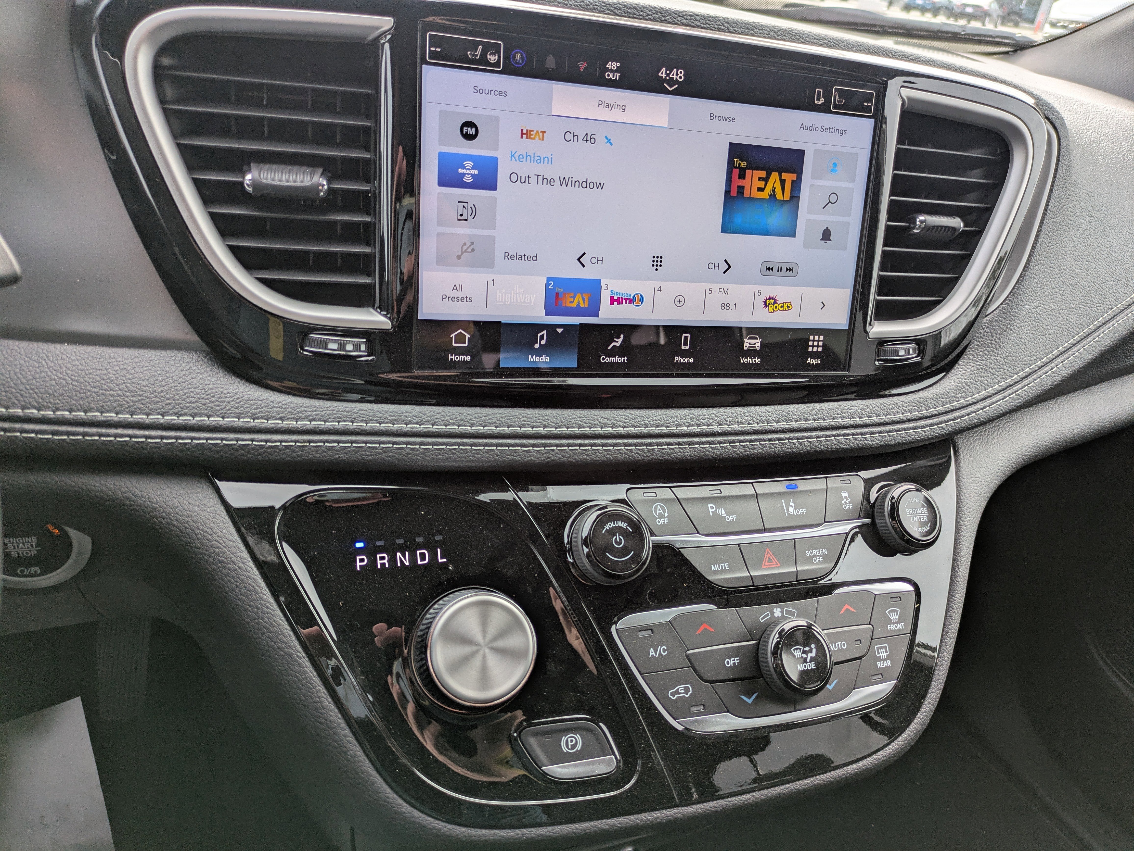 New 2026 Chrysler Pacifica Select w/ S Appearance Package FWD image 16