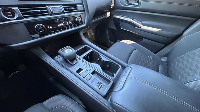 Used 2025 Nissan Pathfinder S FWD image 14